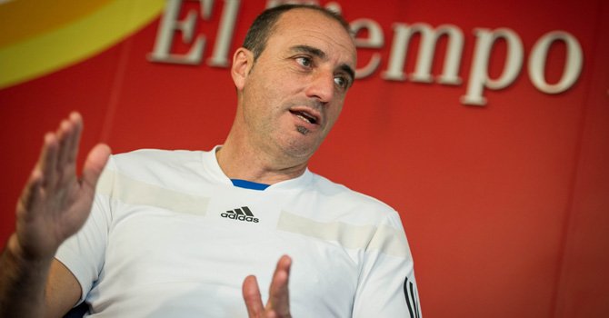 Entrenador de porteros de selección de Argentina dicta clínicas en Virginia