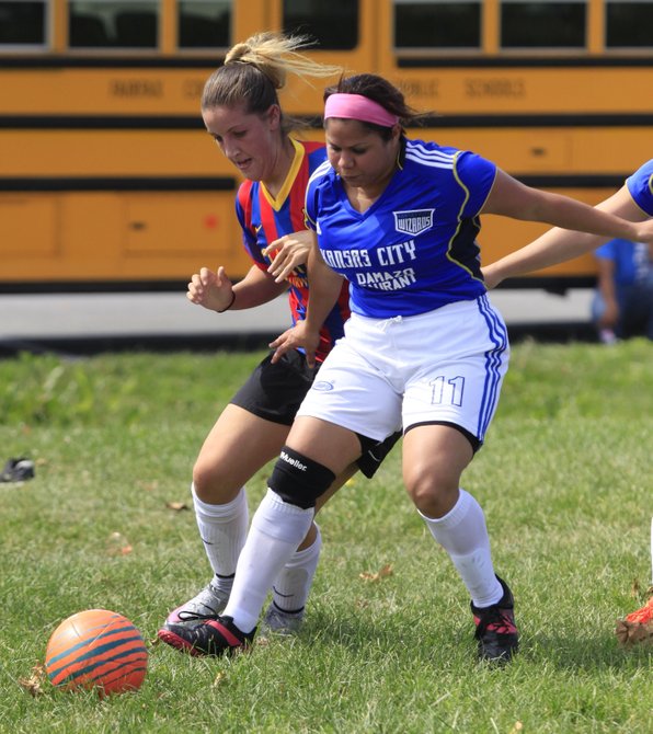 Acción de la semifinal de la American Soccer League de Herndon.
