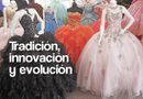 En la boutique, las futuras quinceañeras pueden escoger entre una serie de vestidos de todos los colores y diseños.