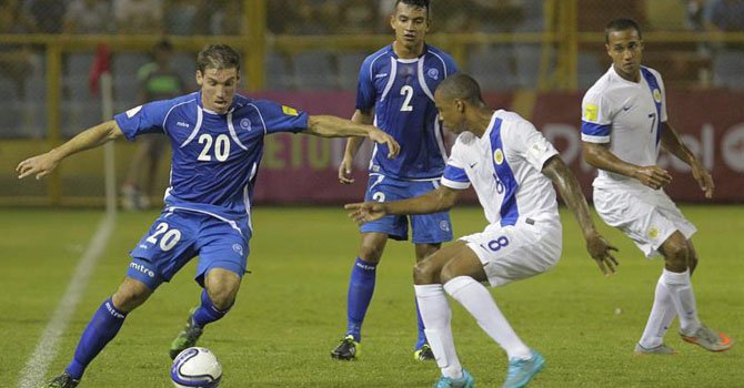 El Salvador avanza en eliminatoria al Mundial