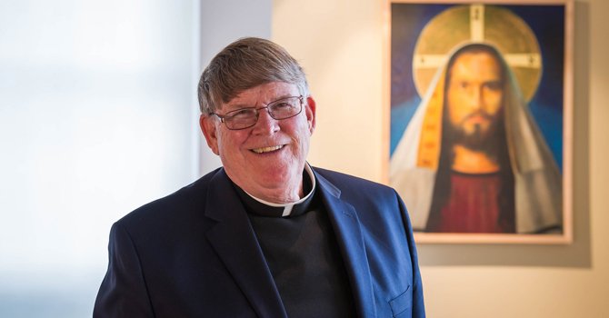 El Padre John abraza la causa humana del inmigrante