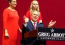 El republicano Greg Abbott decidió apretar el puño contra las "políticas santuario". Foto: EFE