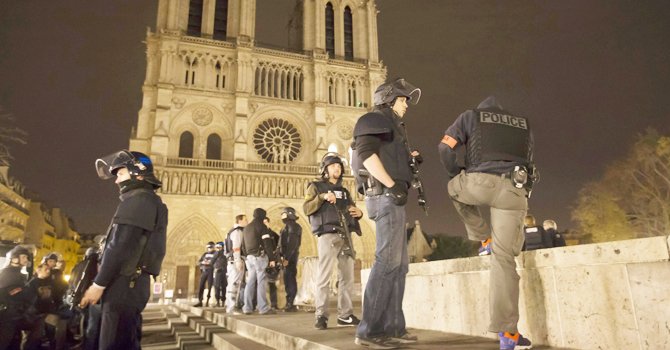 El terrorismo ataca París