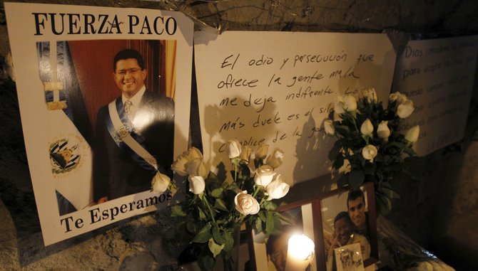 Inician exequias del expresidente de El Salvador Francisco Flores