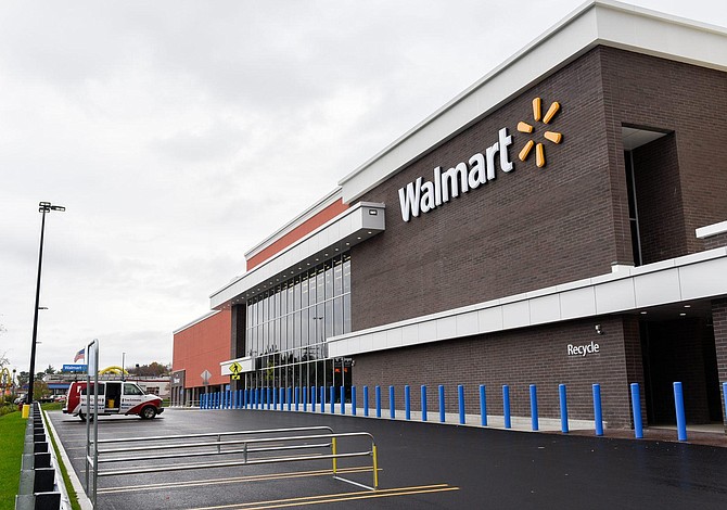 Más de 11 mil asociados de Walmart en Massachusetts recibieron un aumento salarial