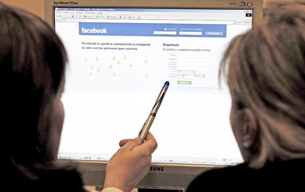 Nuevo sistema de Facebook describe fotos en la red social a personas ciegas