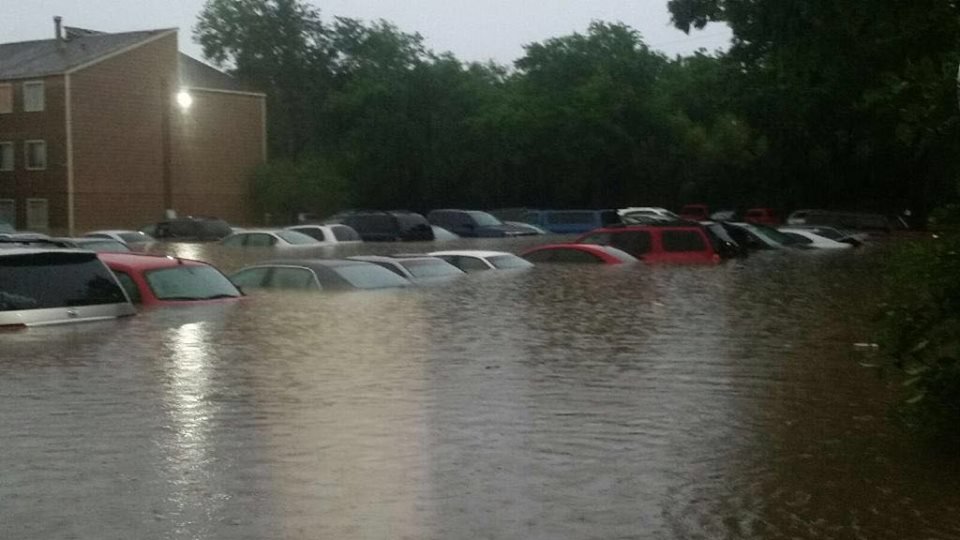 En la 45 y Greens Rd., en los apartamentos Royal Phoenician ubicados en la 16900 Northchase Dr. en Houston./Foto: Victor Ibarra