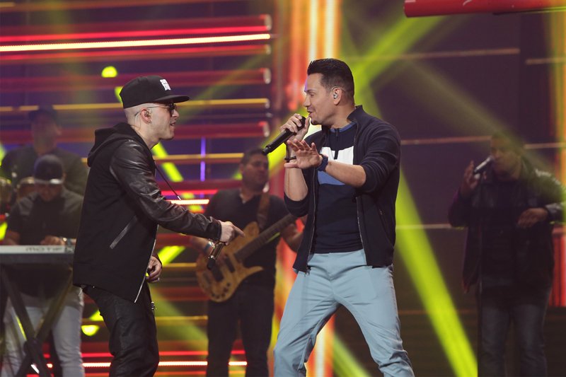 Este año los premios sorprenderán, ofreciendo por primera vez Billboard Duets, presentaciones durante el show unirán las voces de reconocidos artistas tal es el caso de Víctor Manuelle y Yandel.