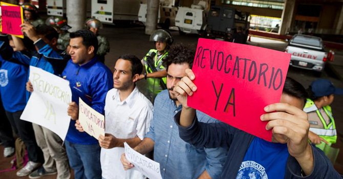 EE.UU. considera "desalentadora y terrible" la situación de Venezuela