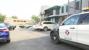 La policía está investigando un asesinato-suicidio en un complejo de apartamentos