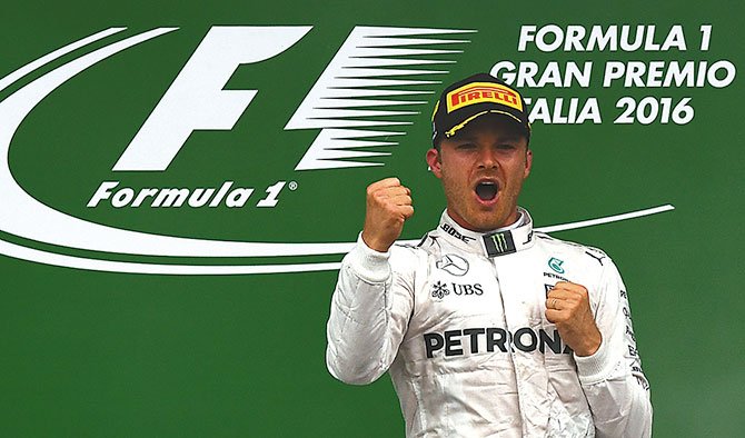 Rosberg se acerca al primer puesto