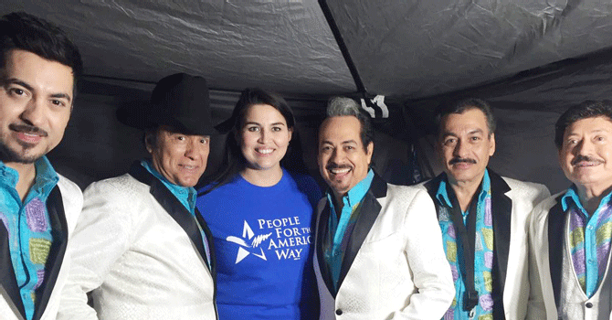 Los Tigres del Norte piden el voto