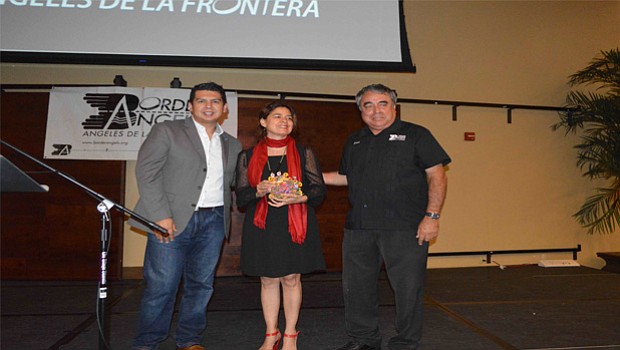 David Alvarez, regidor por el Octavo Distrito, Cónsul General de México en San Diego, Marcela Celorio y Enrique Morones, director de Ángeles de la Frontera.