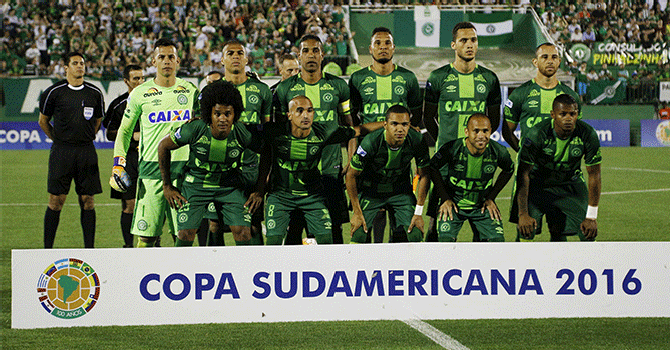 Accidente aéreo en Colombia con 76 muertos enluta a Latinoamérica y al fútbol