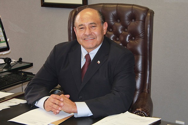Rep. Lou Correa nació y creció en el distrito que representa.