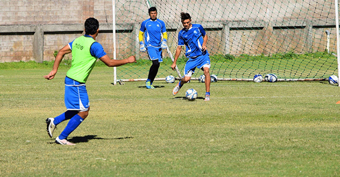 El Salvador asombra en los entrenamientos