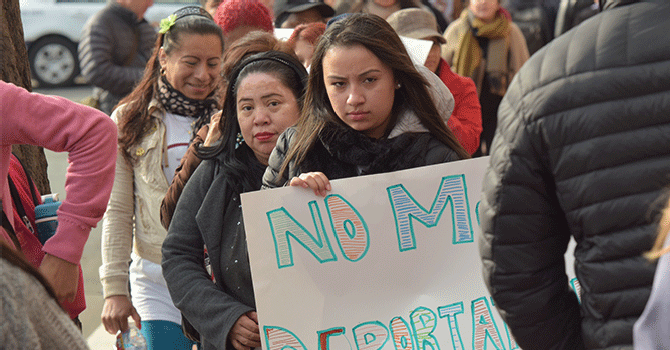 Piden al gobernador Hogan que proteja a los inmigrantes en Maryland