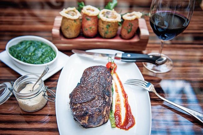 Primera cena de Trump en D.C. como presidente: un bistec sobrecocinado de 54 dólares, con ketchup