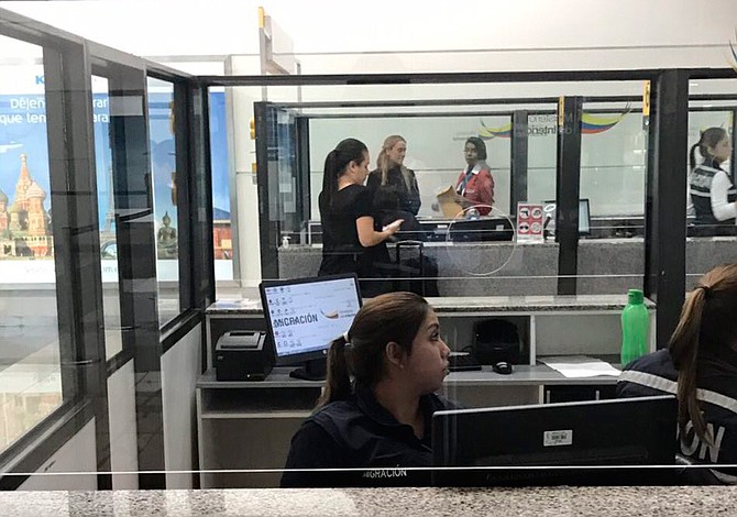 Tintori dice que Correa dio la orden de que no entrara a Ecuador
