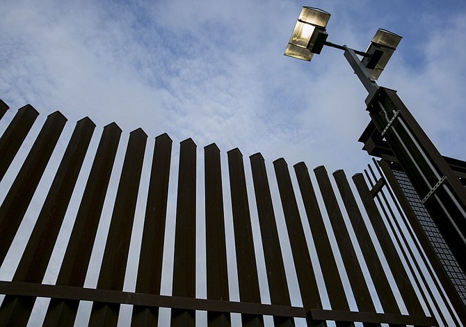 Contratistas hispanos reciben amenazas de muerte tras presentar ofertas para construir muro fronterizo