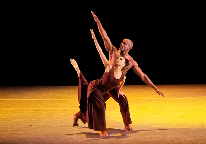 Bailarina dominicana de Lawrence llega a Boston con Alvin Ailey Dance Theater