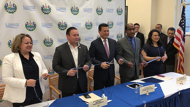 Inauguran Nueva Sede Del Consulado De El Salvador En Silver Spring El Tiempo Latino Noticias De Washington Dc