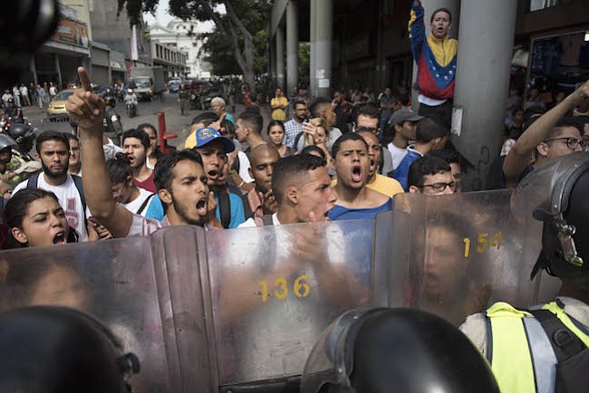 Venezolanos en Washington, DC convocan una protesta en la Embajada de Cuba