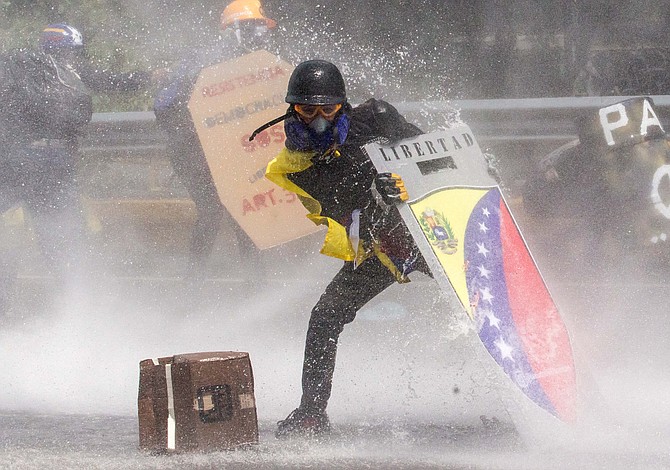 Las claves para entender la crisis de Venezuela (y cómo puedes ayudar)