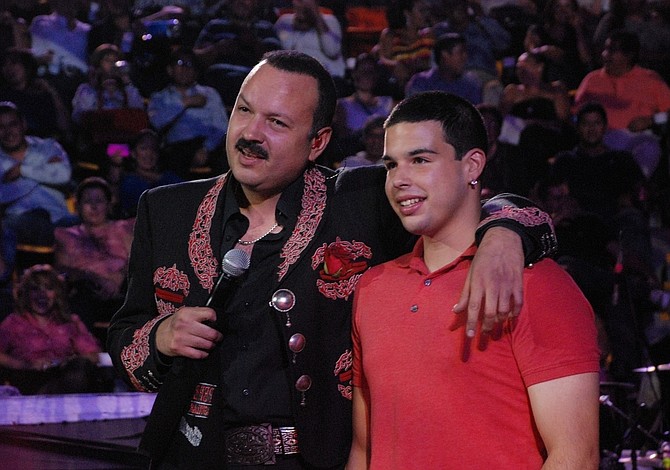 Hijo de Pepe Aguilar se declaró culpable de tráfico de indocumentados