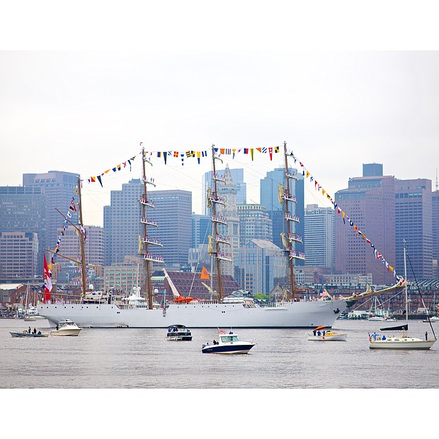 Con 4 mástiles, el buque Unión de la armada peruana fue el más grande de los que participó en el desfile de Sail Boston 2017