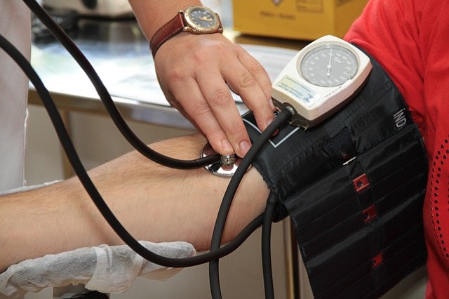Agencias de crédito ayudan a consumidores con sus cuentas médicas