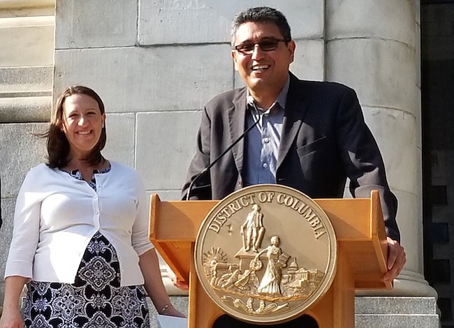 Fondo permanente para asesoría legal a inmigrantes se discute en el Concejo de DC