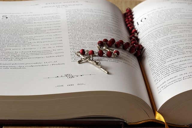 ¿Funcionan los seguros de salud basados en la Biblia?