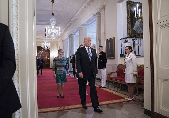 Bajo la nueva regla migratoria de Trump, probablemente su propio abuelo no habría entrado a EEUU