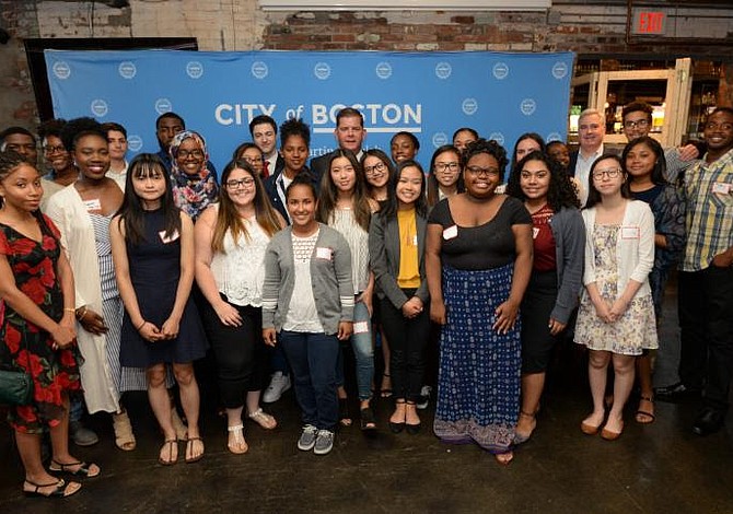 El alcalde Walsh anunció los afortunados ganadores de la City of Boston Scholarship Fund