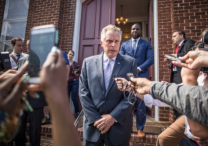 ACLU critica la prohibición temporal de protestas del gobernador McAuliffe