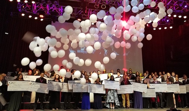 The Fillmore en Silver Spring se vistió de gala para ser el escenario de premios a 65 estudiantes.