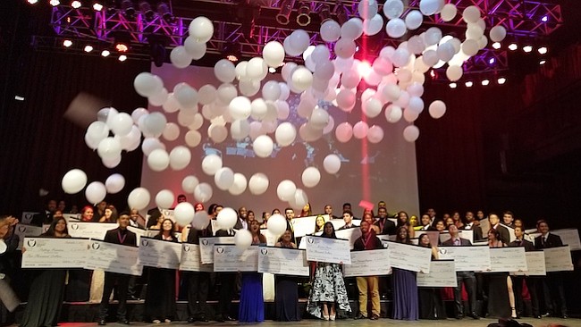 The Fillmore en Silver Spring se vistió de gala para ser el escenario de premios a 65 estudiantes.