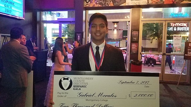 Gabriel Morales quiere estudiar Negocios y tener su propia compañía.