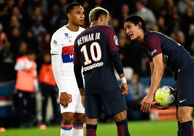 Egos de Neymar y Cavani se encontraron en el campo