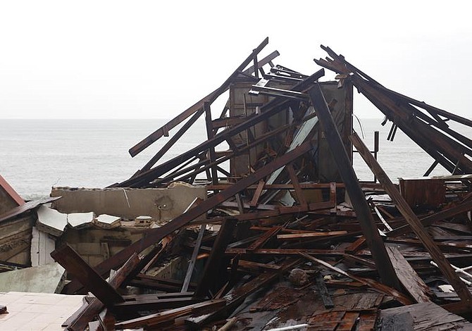 Expertos: Puerto Rico enfrenta pérdidas ecológicas, posible despoblamiento después de Huracán María