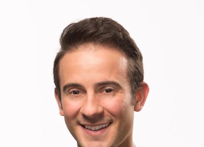 El patinador argentino Pablo Saccinto cumple sus metas en Disney On Ice
