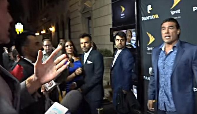 Eduardo Yáñez golpeó a reportero frente a todo el mundo