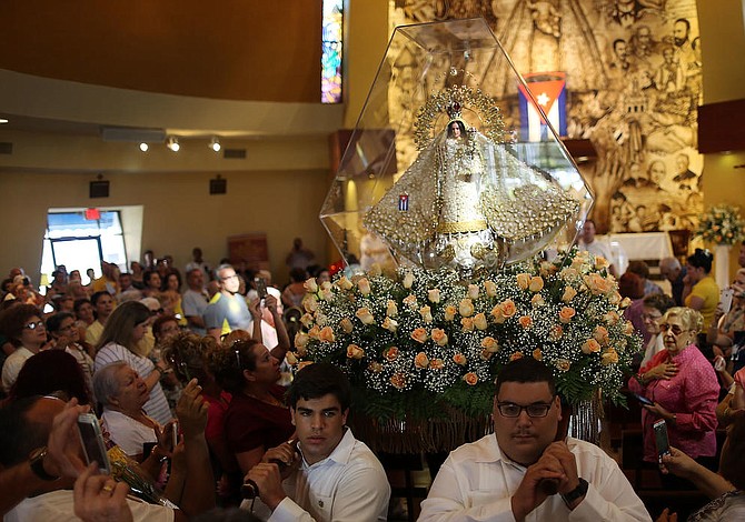 Tributo a la Virgen de la Caridad del Cobre