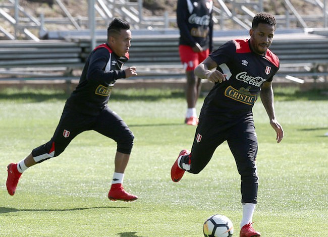 Perú sigue buscando su primer mundial en 36 años