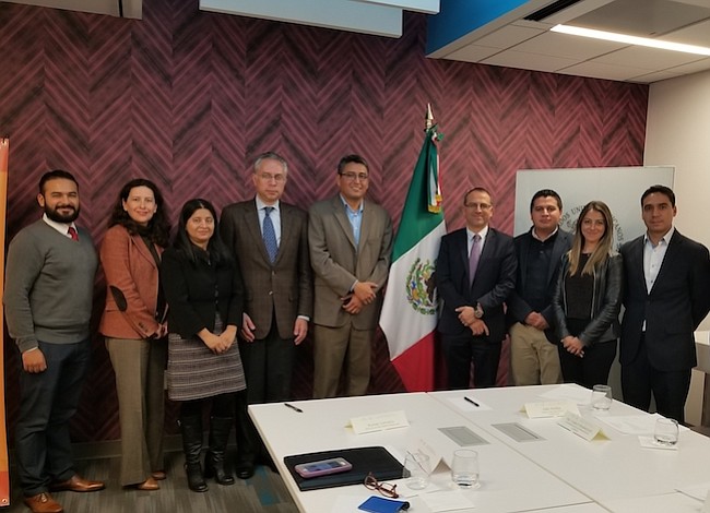 Consulado de México y CARECEN firmaron acuerdo para promover el ahorro