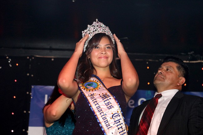 Una reina rumbo a las fiestas de Chirilagua