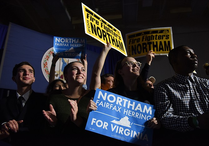 La participación de los votantes jóvenes es un obstáculo para los republicanos en Virginia