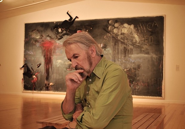 CURADOR. El curador Javier de Villota aparece en esta foto de 2009 en el Station Museum of Contemporary Art en Houston.