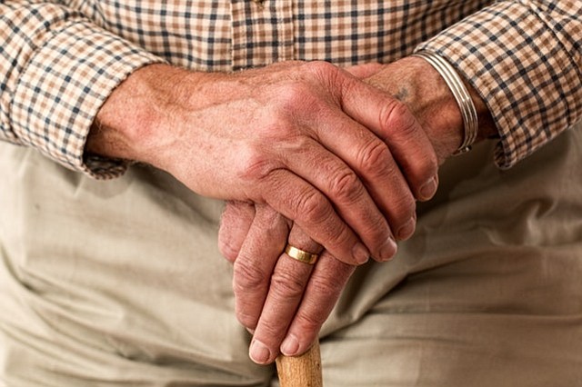 ¿Por qué el abuelo tiene que tomar tantos medicamentos?
